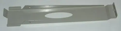 Graue, metallische Stütze mit vorgestanzter Öffnung und Halterungen, als Teil eines Montagesystems für Daikin-Produkte, eventuell zur Abdeckung oder Stütze geeignet.